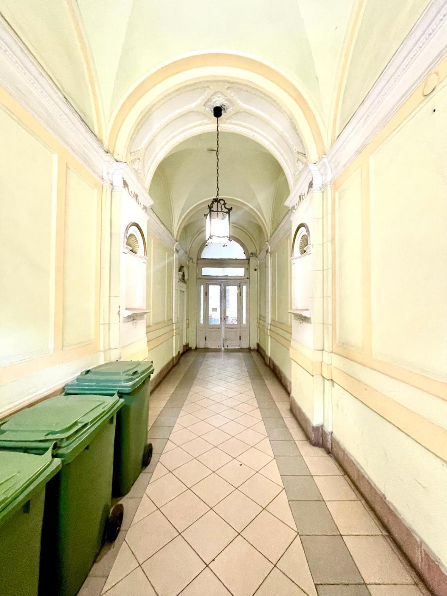 Amazing Swedish 3 Rooms Apartment In The City Center Budapest Extérieur photo