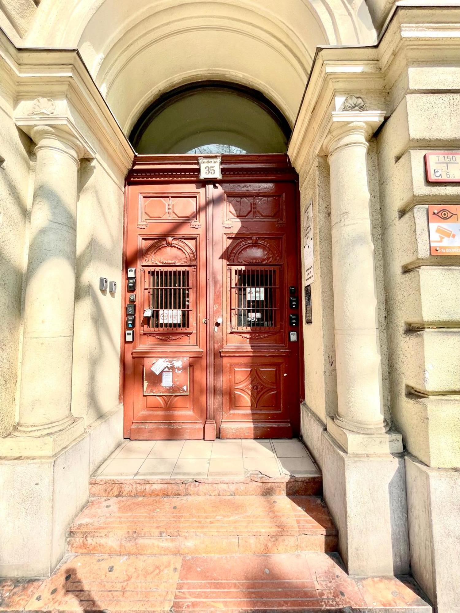 Amazing Swedish 3 Rooms Apartment In The City Center Budapest Extérieur photo