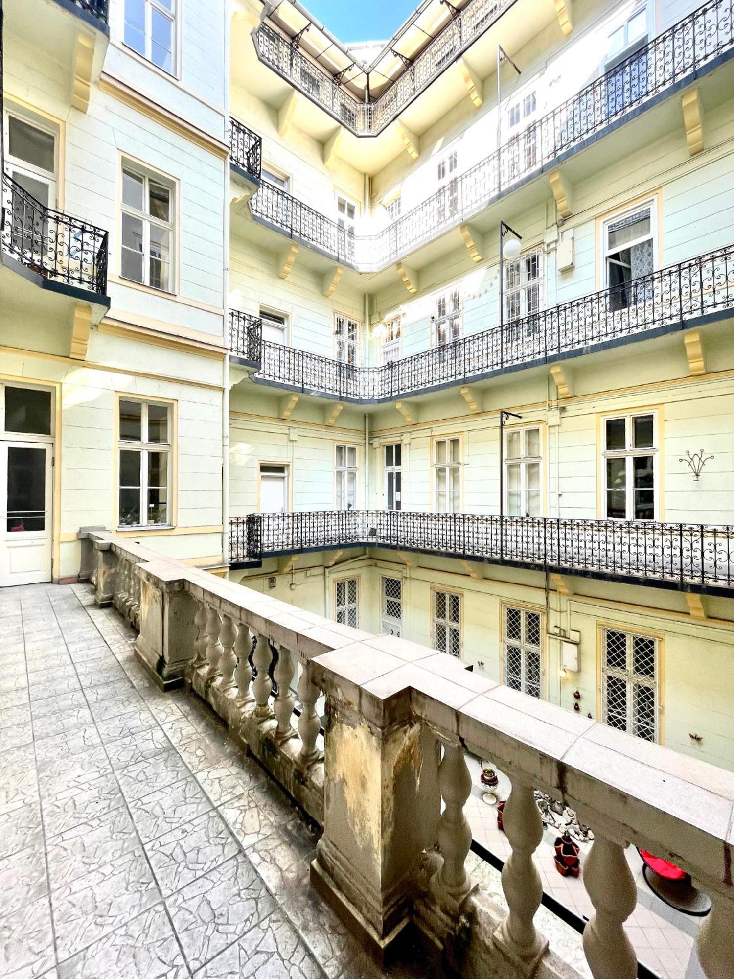 Amazing Swedish 3 Rooms Apartment In The City Center Budapest Extérieur photo