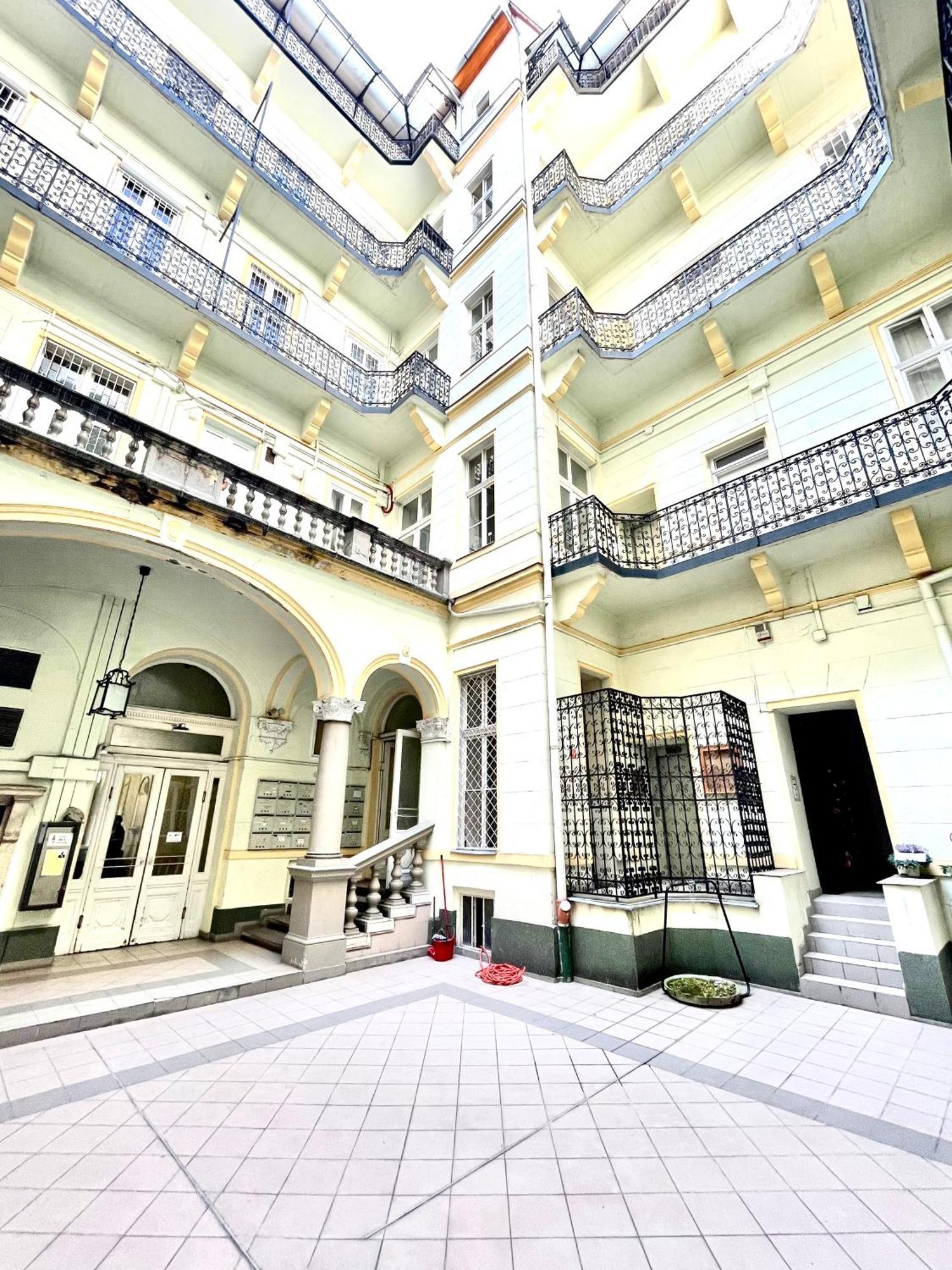 Amazing Swedish 3 Rooms Apartment In The City Center Budapest Extérieur photo